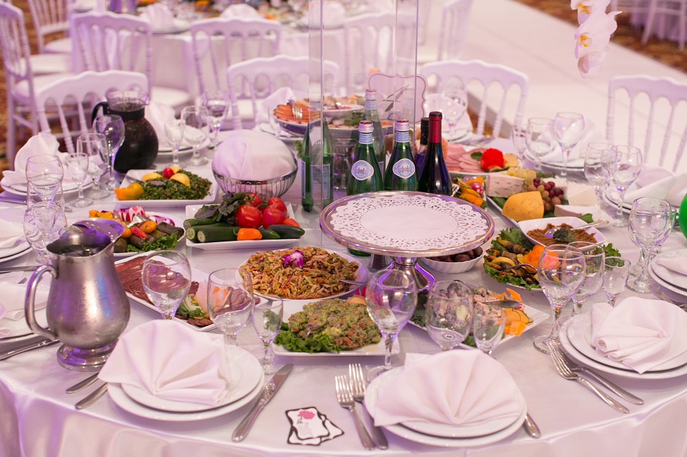 5 Tips On Choosing The Right Catering Company For Your Event