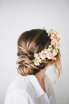 How To Get Wedding Hair That Lasts All Day