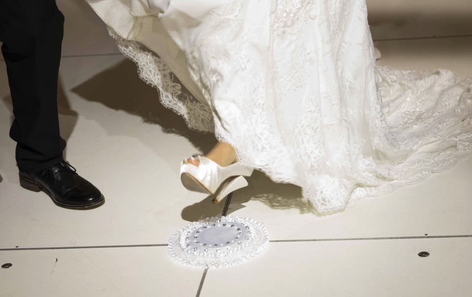 Armenian Weddings &Amp; Banquet Halls: Everything You Need To Know Armenian Wedding Tradition - Breaking The Plate
