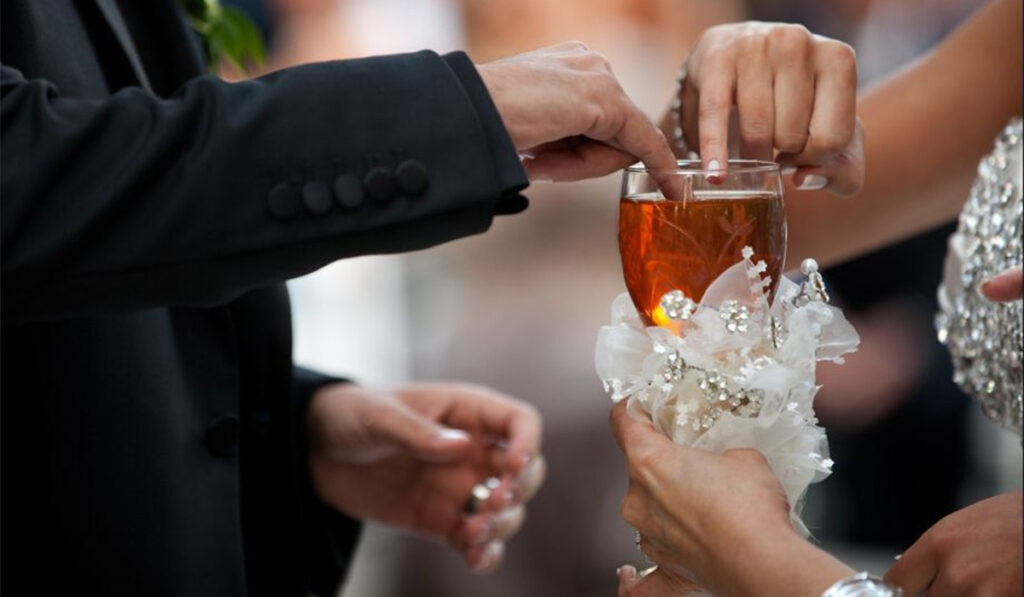 Persian Weddings &Amp; Banquet Halls: Everything You Need To Know Persian Wedding Honey
