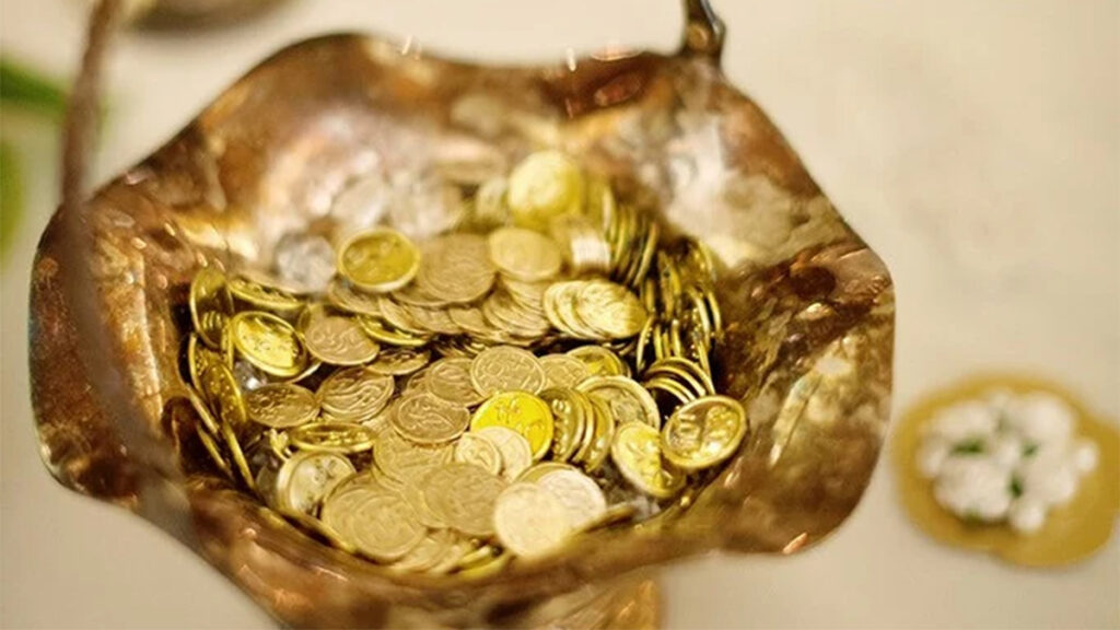 Persian Weddings &Amp; Banquet Halls: Everything You Need To Know Golden Coins