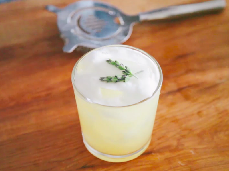 7 Creative Wedding Signature Drinks To Personalize Your Wedding Wedding Signature Drinks - Lavender Whiskey Sour