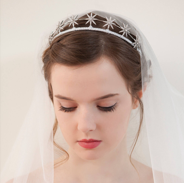 30 Wedding Tiaras For 2020 That Are Just As Unique As You 30 Wedding Tiaras For 2020 That Are Just As Unique As You