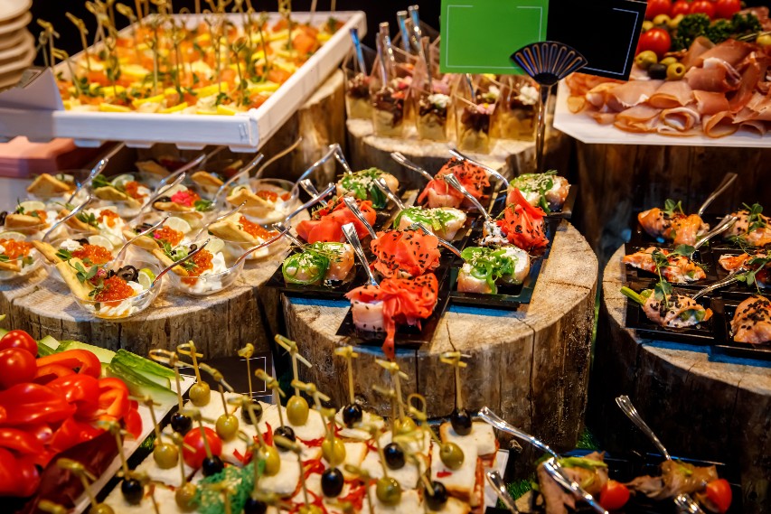 16 Late Night Wedding Snack Ideas: Keep Your Guests Satisfied Late Night Wedding Snack Ideas